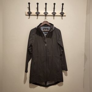 Kuhl rain coat in dark olive green color